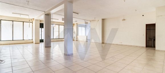 210m² Commercial property in Arrifana, Portugal No. 242462 8