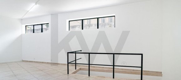 210m² Commercial property in Arrifana, Portugal No. 242462 16