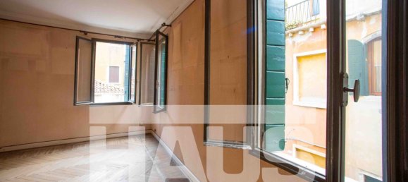 5 bedrooms Apartment in Venice, Italy No. 330962 5