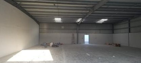 3716.1m² Warehouse in Ras Al Khor, UAE No. 8719 4