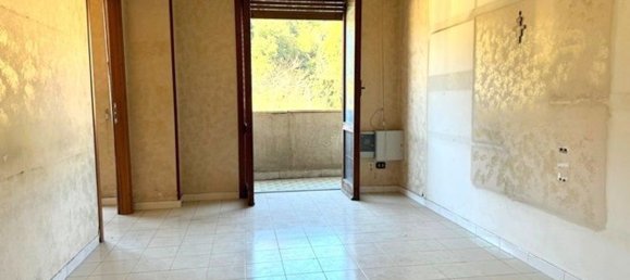 4 rooms Apartment in Naples, Italy No. 136638 8