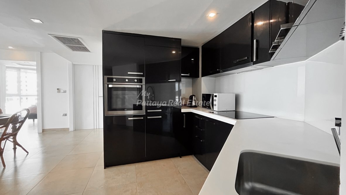2 bedrooms Condo in Pattaya, Thailand No. 69326