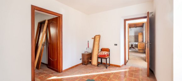 6 bedrooms House in Poli, Italy No. 348236 7