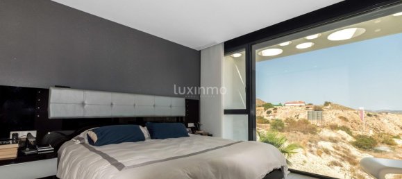 4 Schlafzimmer Haus in Alicante, Spain, Nr. 91938 22