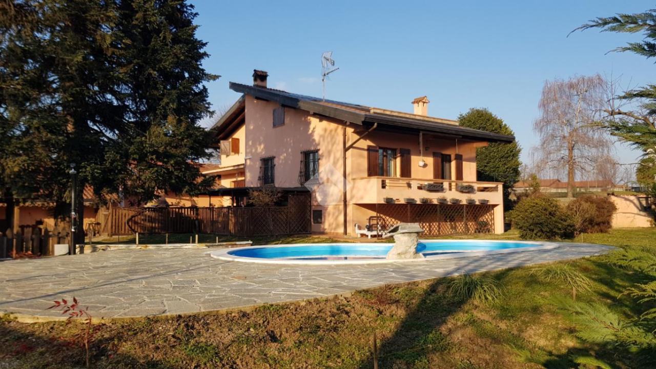 6 rooms Villa in Borgo Ticino, Italy No. 167538