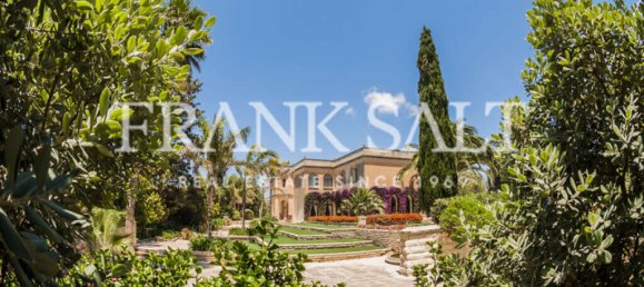 5 bedrooms Villa in Iklin, Malta No. 8497 18