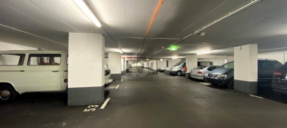 Parkplatz in Meidling, Austria, Nr. 232947 2
