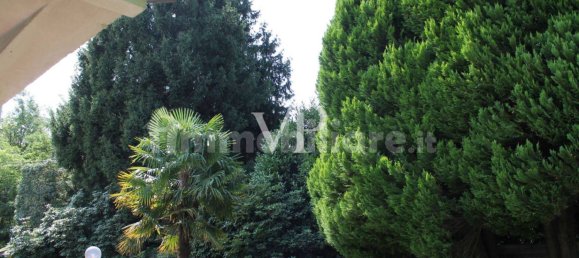 4 bedrooms Villa in Lomazzo, Italy No. 295869 5