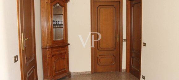 4 bedrooms Villa in Lomazzo, Italy No. 295869 13