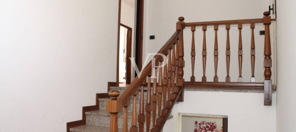 4 bedrooms Villa in Lomazzo, Italy No. 295869 21