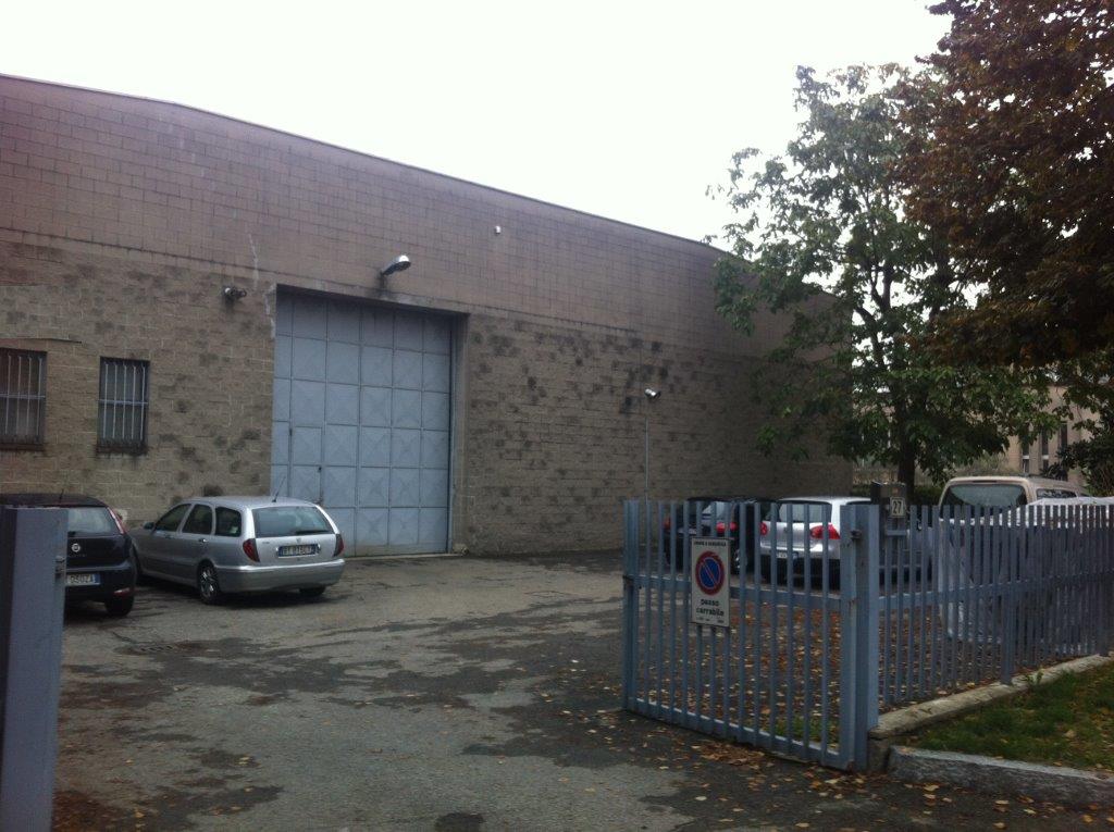 700m² Warehouse in Gorgonzola, Italy No. 133458