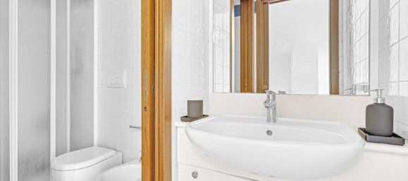 Studio in Milan, Italy No. 317148 15