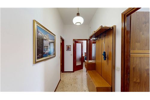 Apartamento T1 em Corsico, Italy N.º 279220