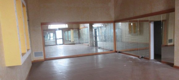 540m² Commercial property in Tuscania, Italy No. 374128 5