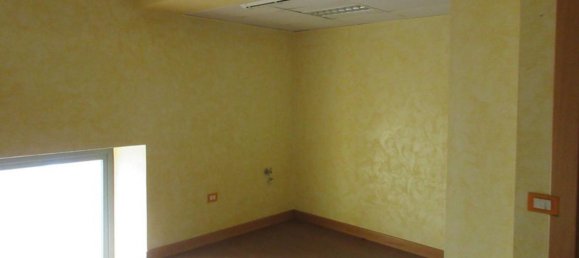 540m² Commercial property in Tuscania, Italy No. 374128 14