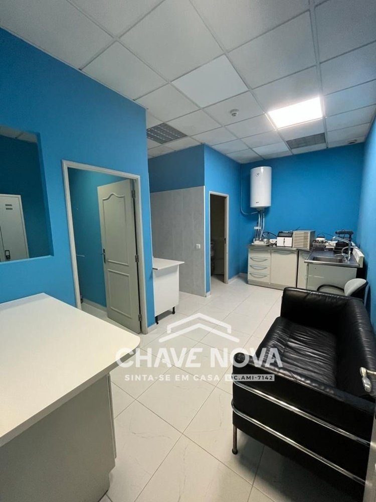 Коммерческая недвижимость 160м² в Фару, Португалия № 77718