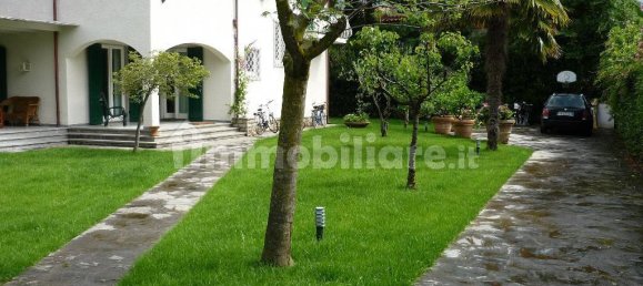 6 bedrooms Villa in Forte dei Marmi, Italy No. 138863 3