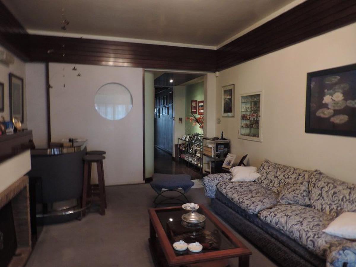 4 bedrooms Apartment in Buenos Aires, Argentina No. 73270