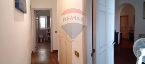 Apartamento de 4 dormitorios en Naples, Italy No. 377389 10