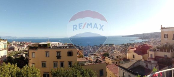 Apartamento de 4 dormitorios en Naples, Italy No. 377389 16