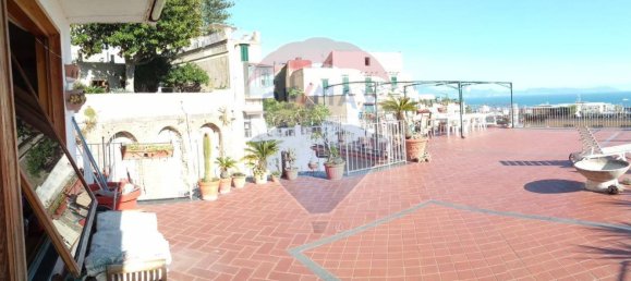 Apartamento de 4 dormitorios en Naples, Italy No. 377389 13