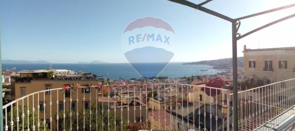 Apartamento de 4 dormitorios en Naples, Italy No. 377389 15