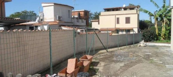 Дом с 9 спальнями в Рим, Италия № 337124 19