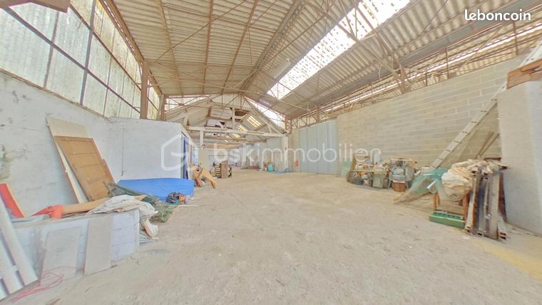 Estacionamento em Bray-sur-Seine, France N.º 283505