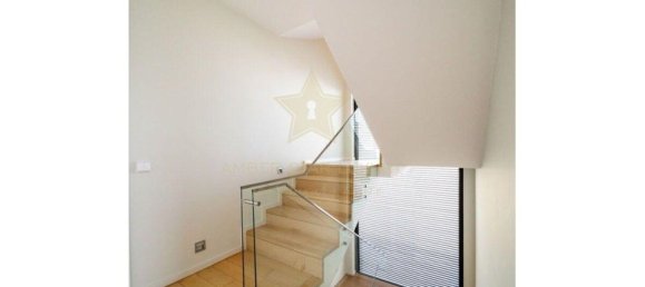 3 bedrooms House in Madalena, Portugal No. 18062 16