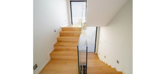 3 bedrooms House in Madalena, Portugal No. 18062 18