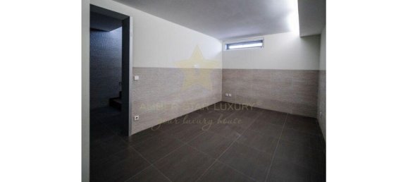 3 bedrooms House in Madalena, Portugal No. 18062 35