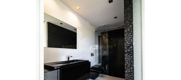 3 bedrooms House in Madalena, Portugal No. 18062 22