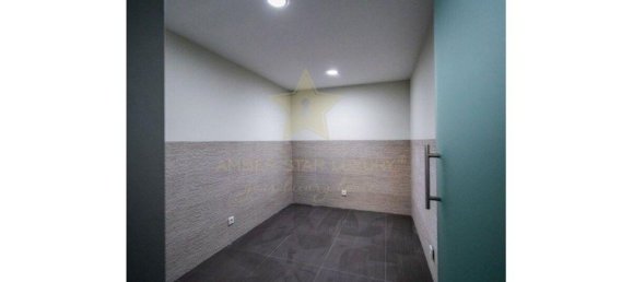 3 bedrooms House in Madalena, Portugal No. 18062 34