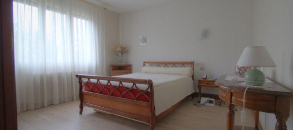 4 bedrooms House in La Chapelle-Saint-Mesmin, France No. 160712 5