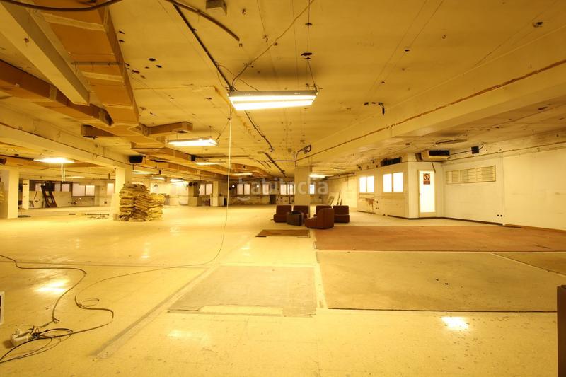 1660m² Commercial property in Barcelona, Spain No. 112490