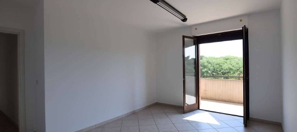 Escritório de 3 divisões em Città Sant'Angelo, Italy N.º 272150 10