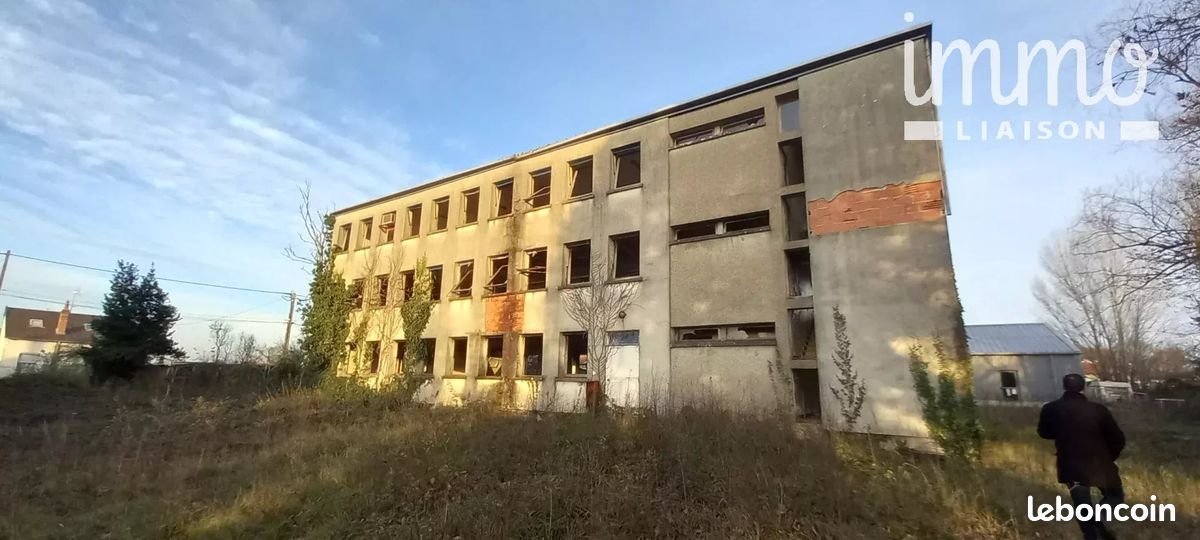 600m² Land in Salbris, France No. 89592