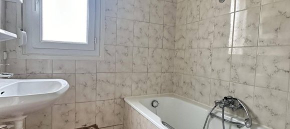 2 bedrooms House in Laon, France No. 255435 10