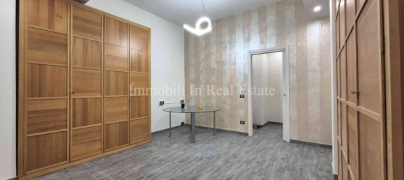 1-salle Propriété commerciale à Milan, Italy No. 351372 3