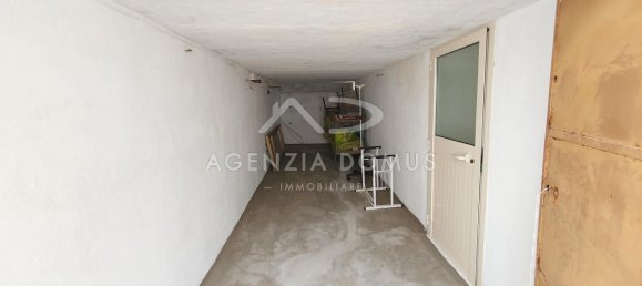 Дом с 3 комнатами в Racale, Италия № 108952 25