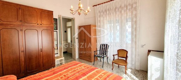 Дом с 3 комнатами в Racale, Италия № 108952 13