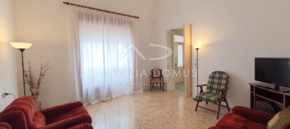 Дом с 3 комнатами в Racale, Италия № 108952 10