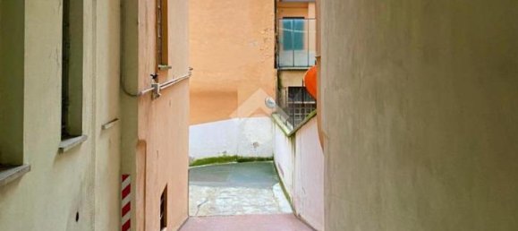 1 room Garage in Verona, Italy No. 7024 3