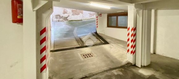 1 room Garage in Verona, Italy No. 7024 8