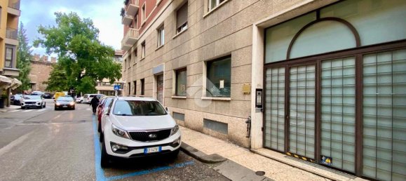 1 room Garage in Verona, Italy No. 7024 2