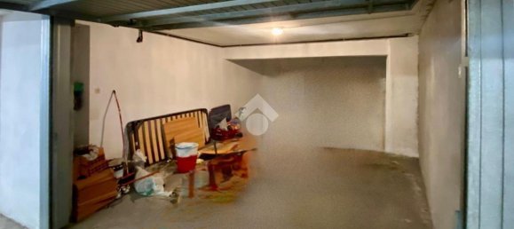 1 room Garage in Verona, Italy No. 7024 11