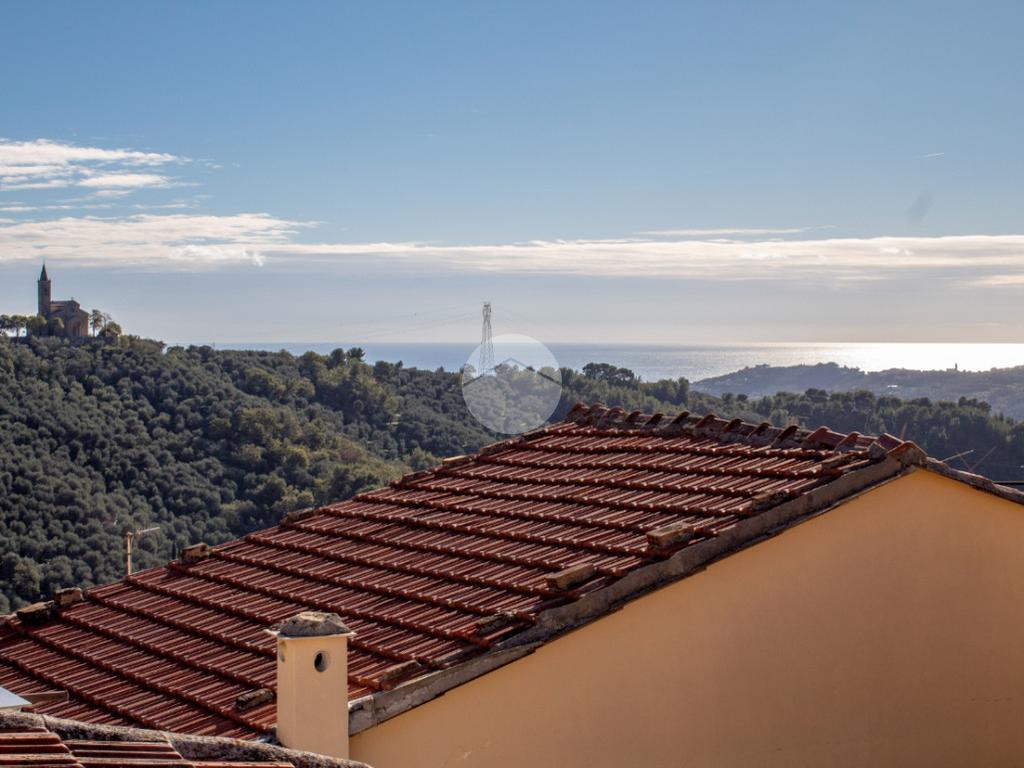 3 bedrooms House in Imperia, Italy No. 268781