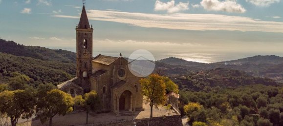 3 bedrooms House in Imperia, Italy No. 268781 4