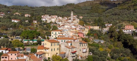 3 bedrooms House in Imperia, Italy No. 268781 5