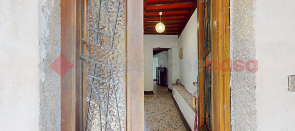 6 rooms Apartment in Borgo a Mozzano, Italy No. 235339 3